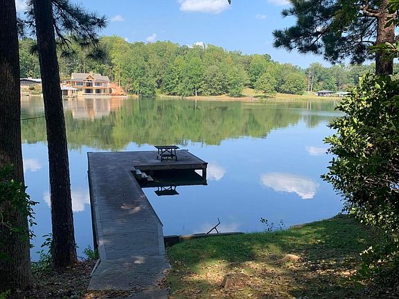 2nd image of 147 Eiland Dr