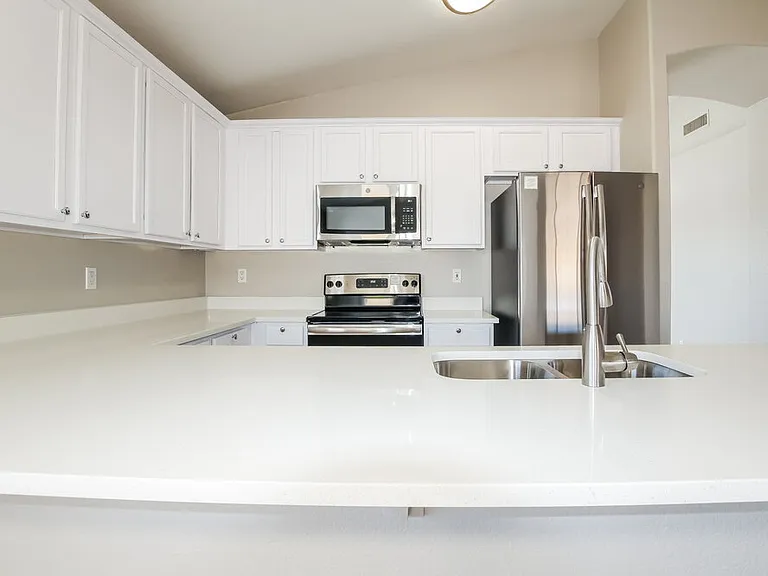 4503 N 88th Ave — Photo 7