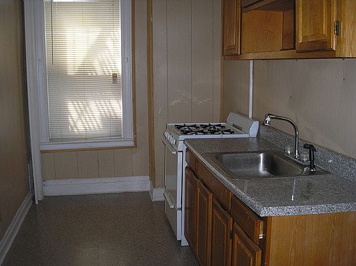 2nd image of 239 Danforth Ave APT 20