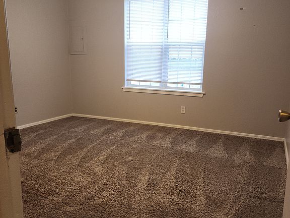 3rd image of 5929 S Regina Ave