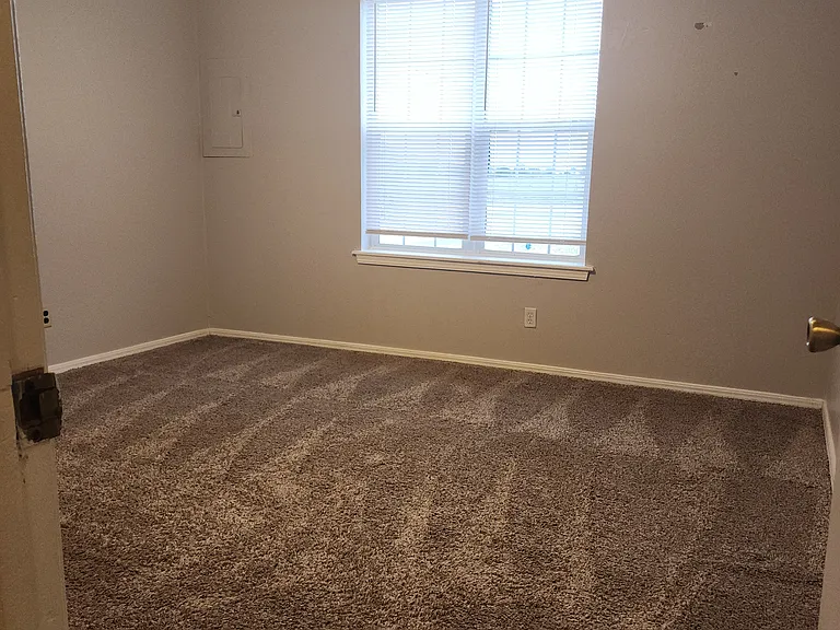 5929 S Regina Ave — Photo 3