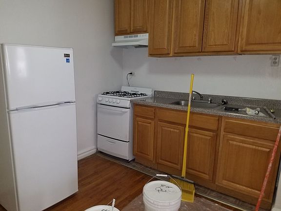 2nd image of 4115 45th St APT 3S