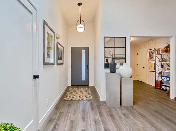 2 Free River Ct, Sacramento, CA 95831