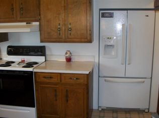 811 Rose Ln, Waterloo, IA 50702