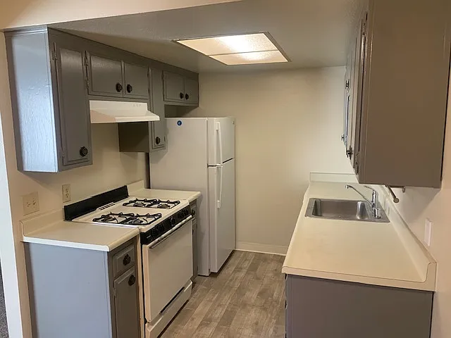 200 Estates Dr — Photo 3