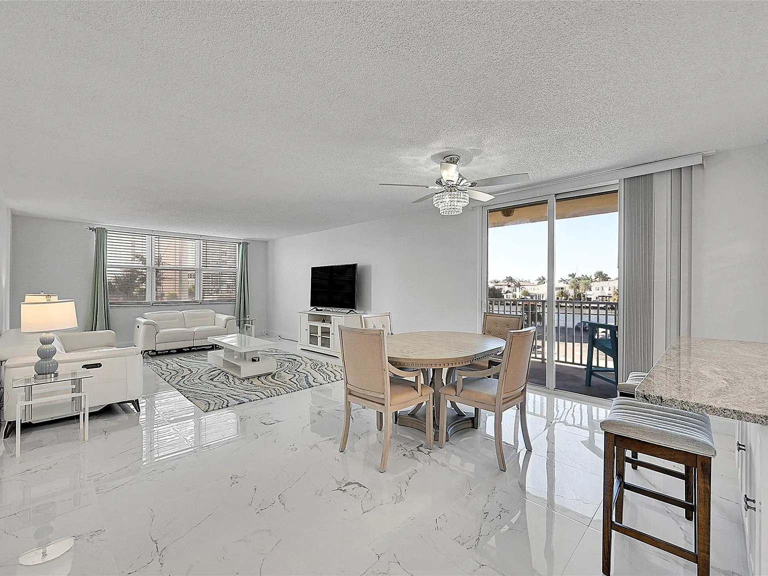 2 bed, 2.0 bath, 1460 sqft, $3,300 — Photo 3