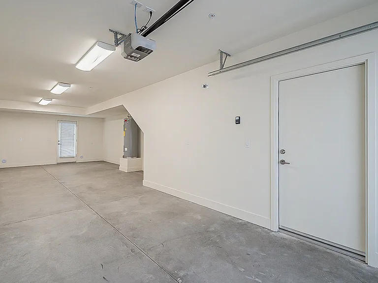 Roosevelt Luxury Townhomes — Photo 11