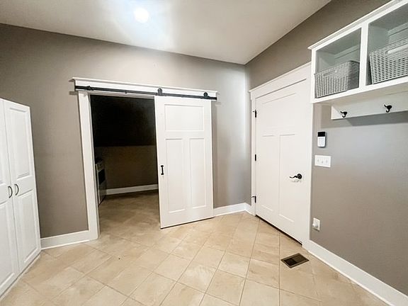 4th image of 155 Crooked Creek Dr