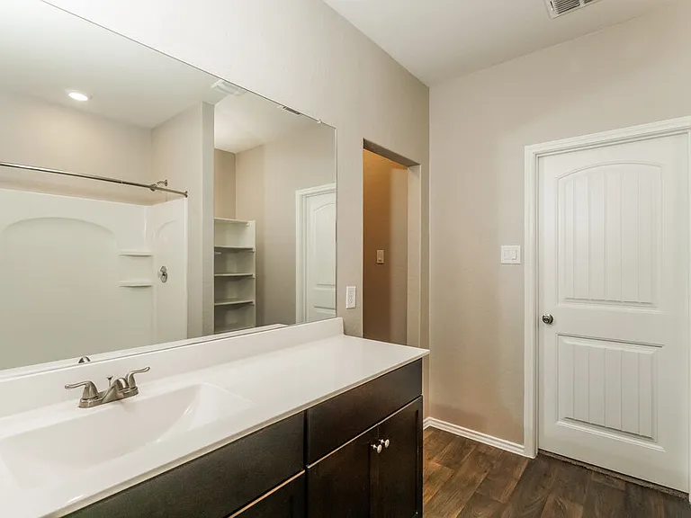 775 Monarch Dr — Photo 11