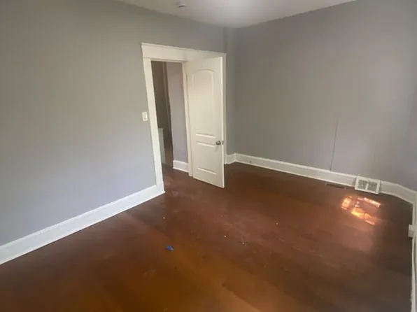 707 Denison St, Baltimore, MD 21229