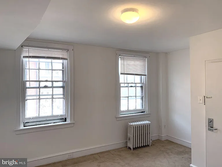 332-34 S 17th St #3B — Photo 4