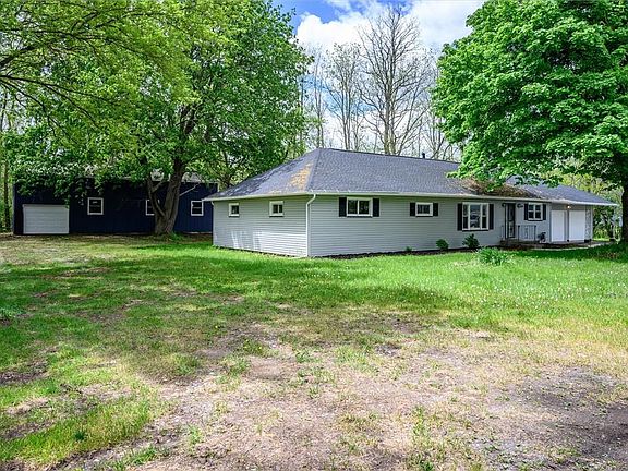3rd image of 1029 Scottsville Mumford Rd
