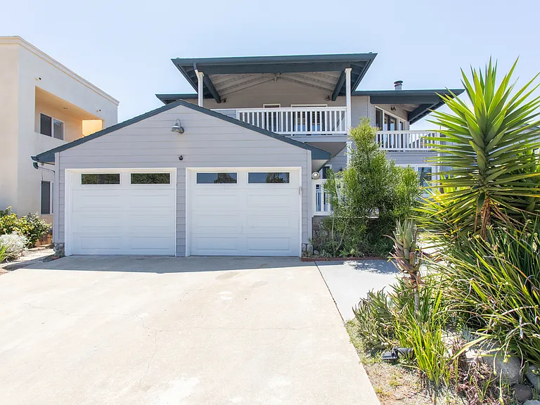 1103 Alberta Ave — Photo 6