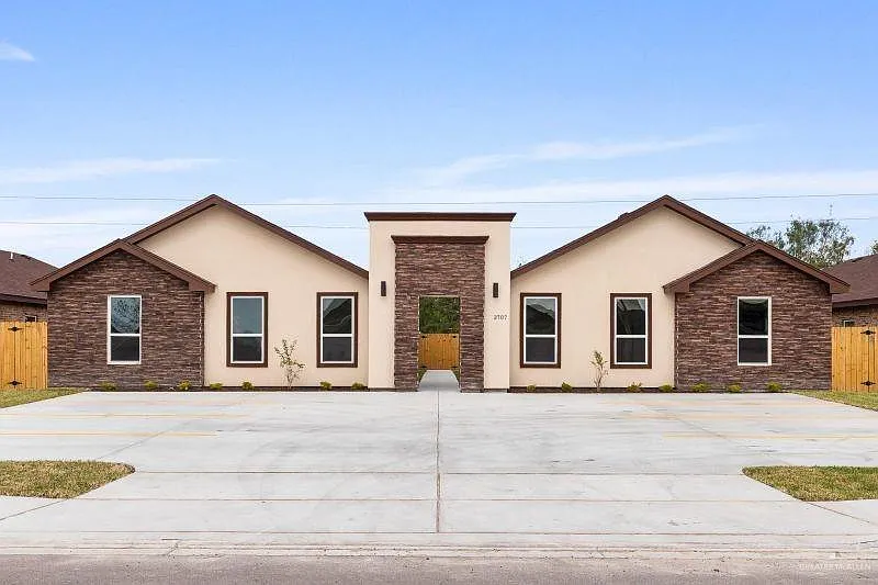 2 bed, 2.0 bath, 943 sqft, $950 — Photo 1