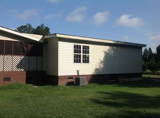 193 Parrot Dr, Lumberton, NC 28360