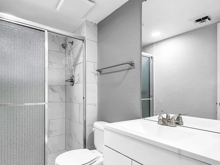 2nd bathroom