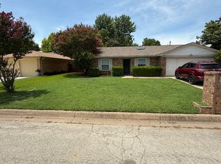 1144 S Timberline Dr, Fort Worth, TX 76126