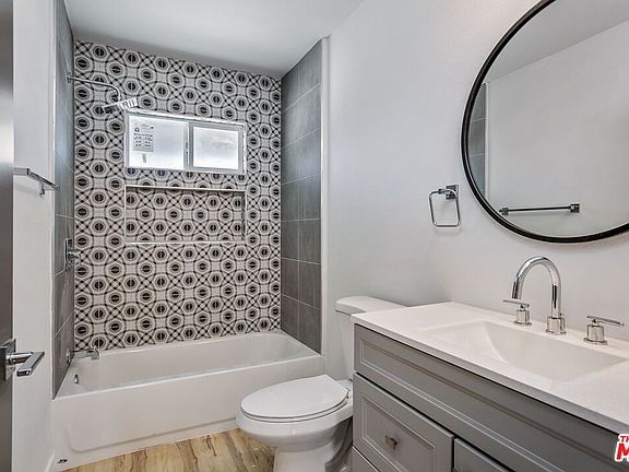 5th image of 6640 Woodley Ave #206