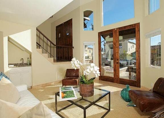 4th image of 71 Corona Ave