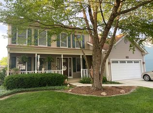 1359 Rolling Oaks Dr, Carol Stream, IL 60188