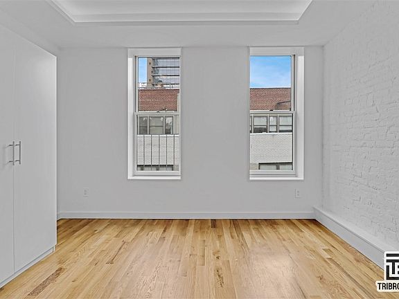 4th image of 319 E 93rd St #5B
