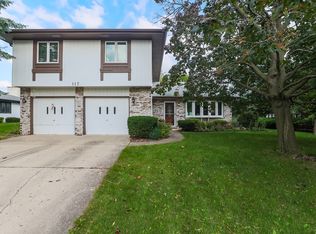117 S Knollwood Dr, Schaumburg, IL 60193