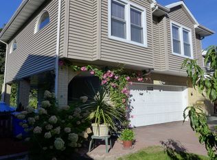 1112 E Greenwood Dr, Mount Prospect, IL