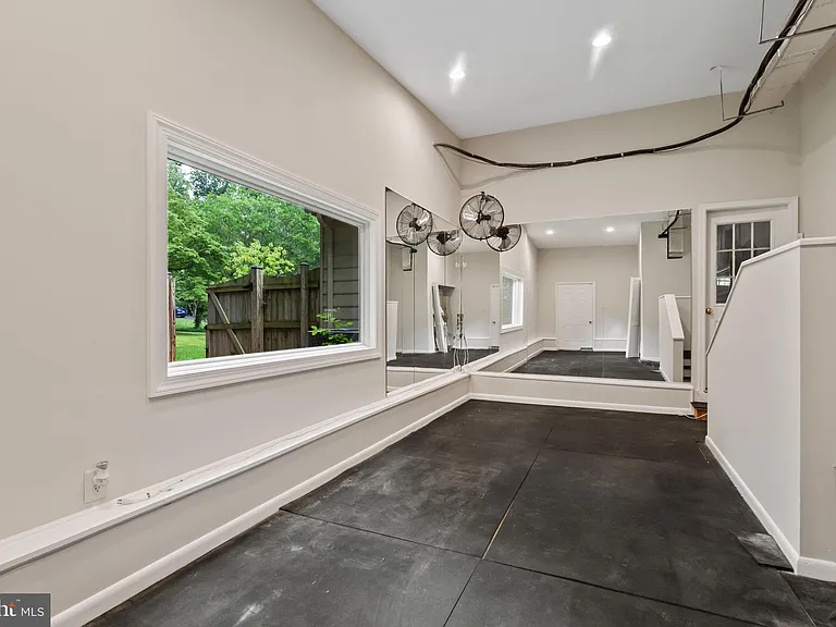 6506 Bellamine Ct — Photo 13