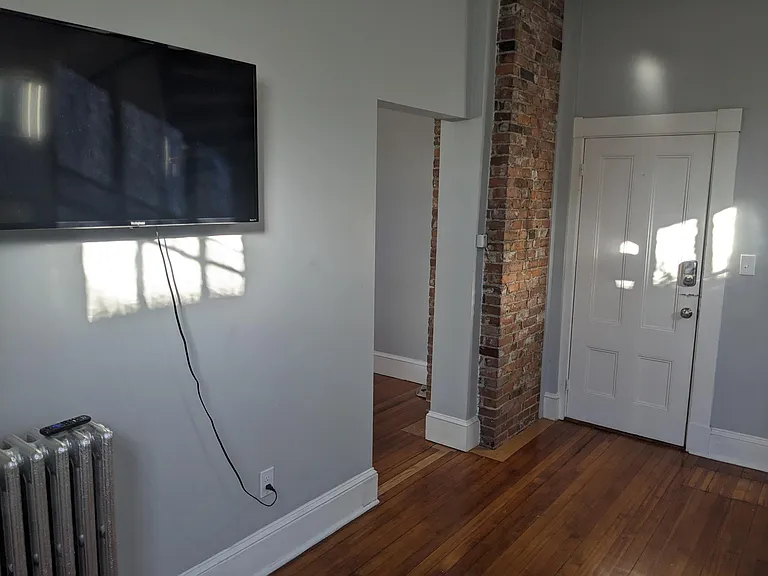 81 Cottage St #1-R — Photo 9