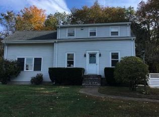 1635 Mendon Rd, Cumberland, RI 02864