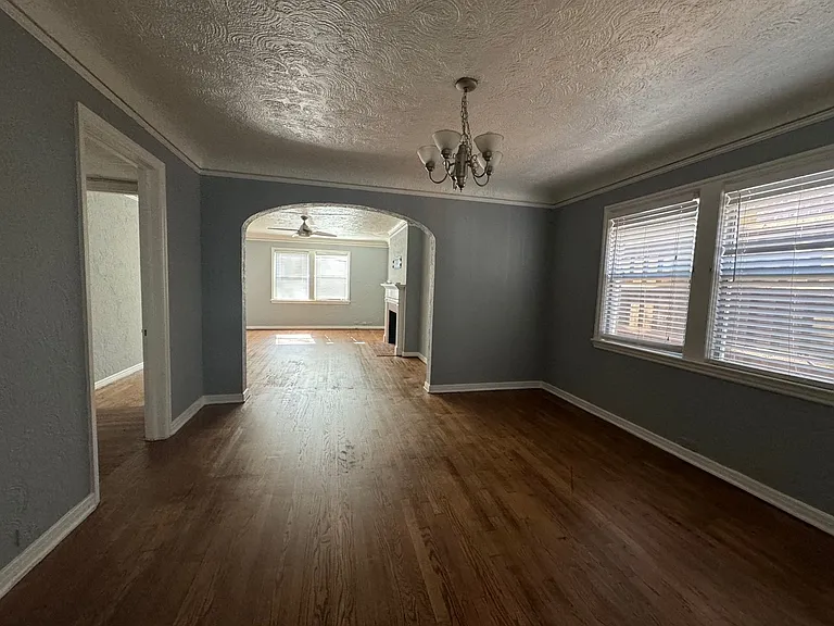 4027 Herschel Ave — Photo 6