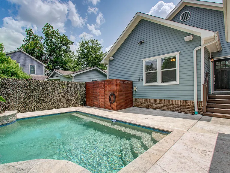 1012 Robbie St — Photo 40
