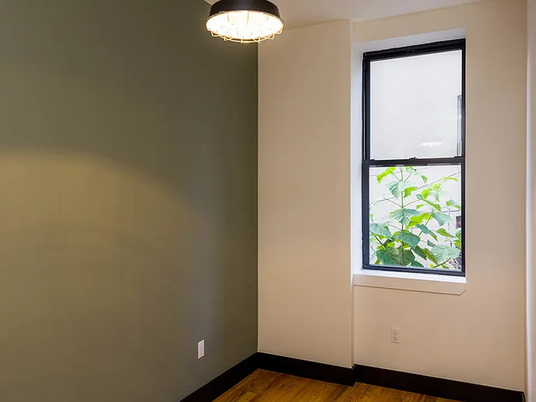 277 Irving Ave #2B — Photo 7