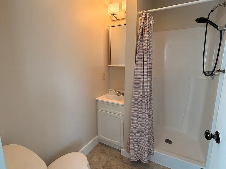2117 N Maplewood Ave — Photo 5
