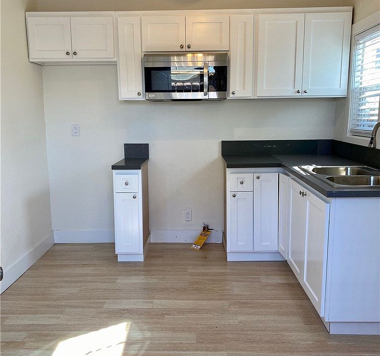 1st image of 1512 W 38th Pl