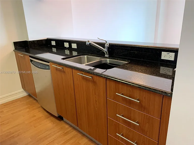 1800 N Bayshore Dr #1506 — Photo 10