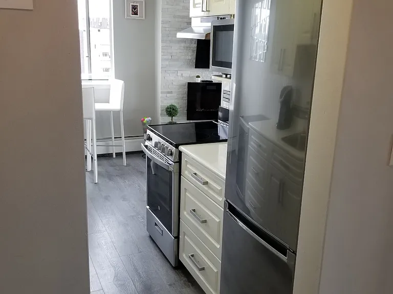 1251 Cardero St — Photo 6