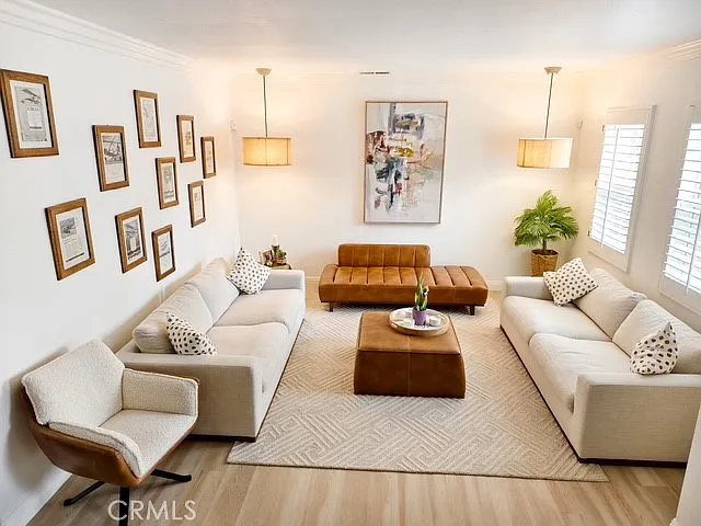 4 bed, 2.5 bath, 3680 sqft, $4,699 — Photo 2