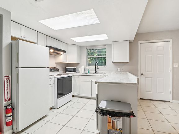 2nd image of 2118 SW 69th Dr