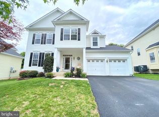 35551 Sarasota St, Round Hill, VA 20141