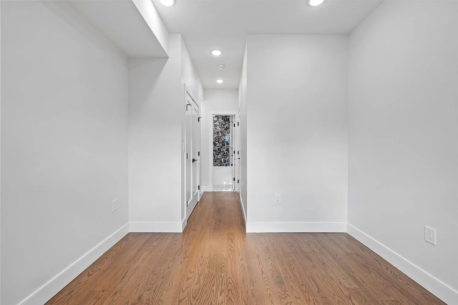 5 bed, 3.5 bath, 1909 sqft, $4,000 — Photo 3