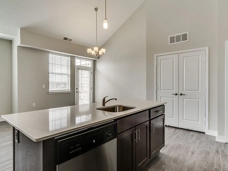 Kitchen Island (Oak)