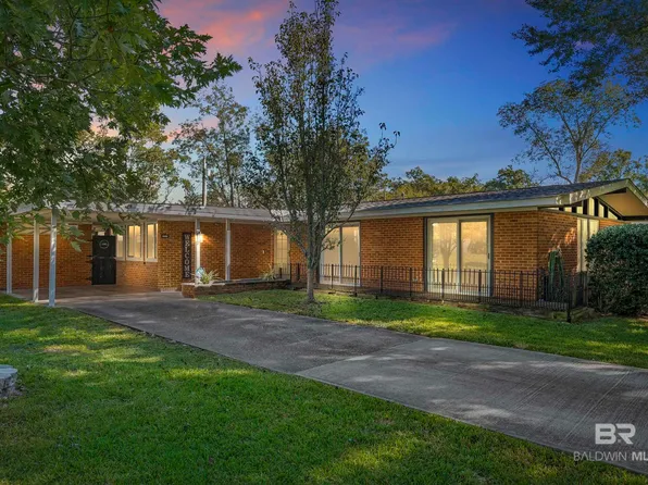 637 E Pedigo Ave, Foley, AL 36535