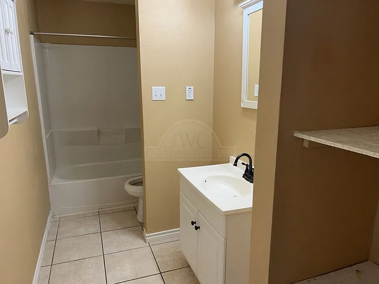 2224 Spicewood Dr — Photo 10
