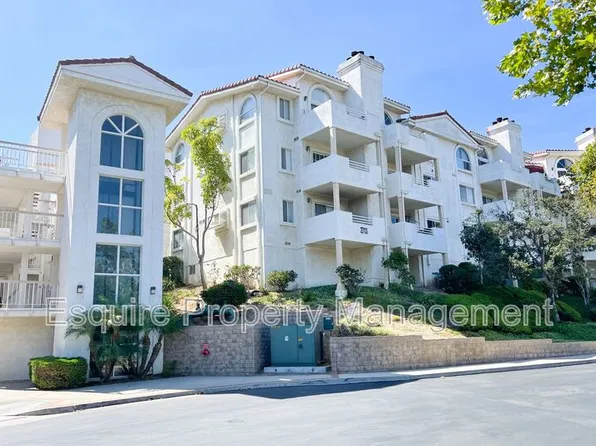 2713 Antonio Dr Unit 208, Camarillo, CA 93010