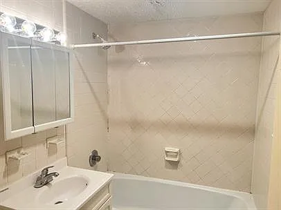713 W Church St — Photo 12