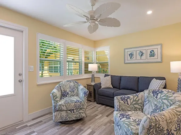 211 8th AVE S #211A, NAPLES, FL 34102