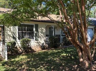 126 Oak Cir, Stockbridge, GA 30281