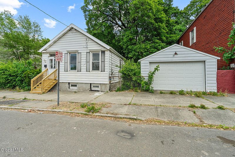 3rd image of 372 9th Street