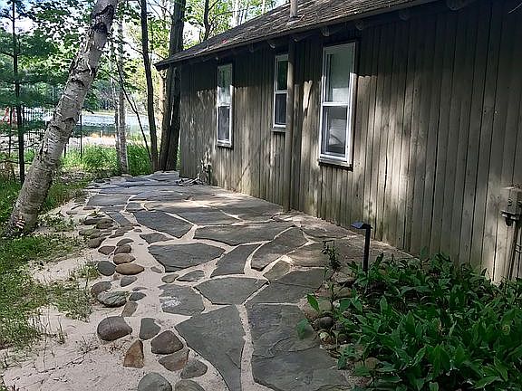 5th image of 350 Island View Dr